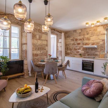 Apartments Mali Raj 코미자 외부 사진