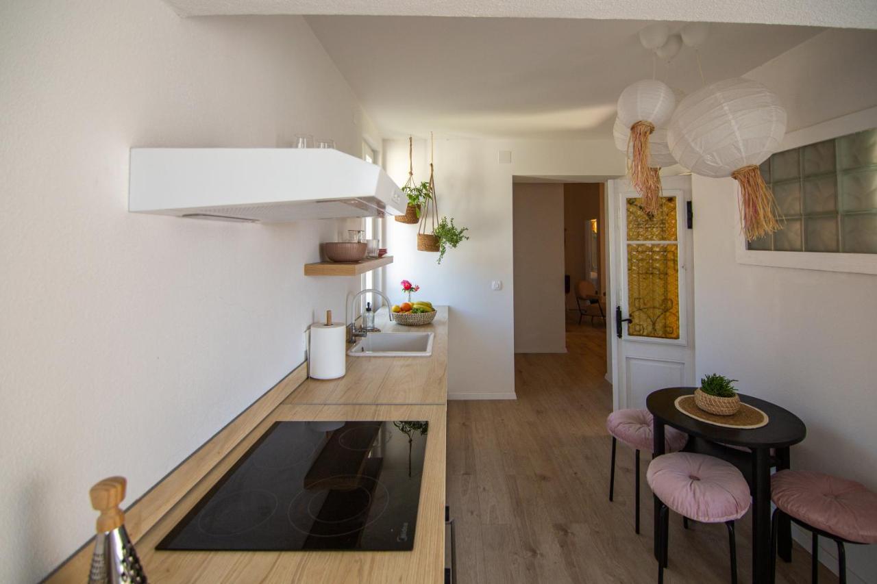 Apartments Mali Raj 코미자 외부 사진
