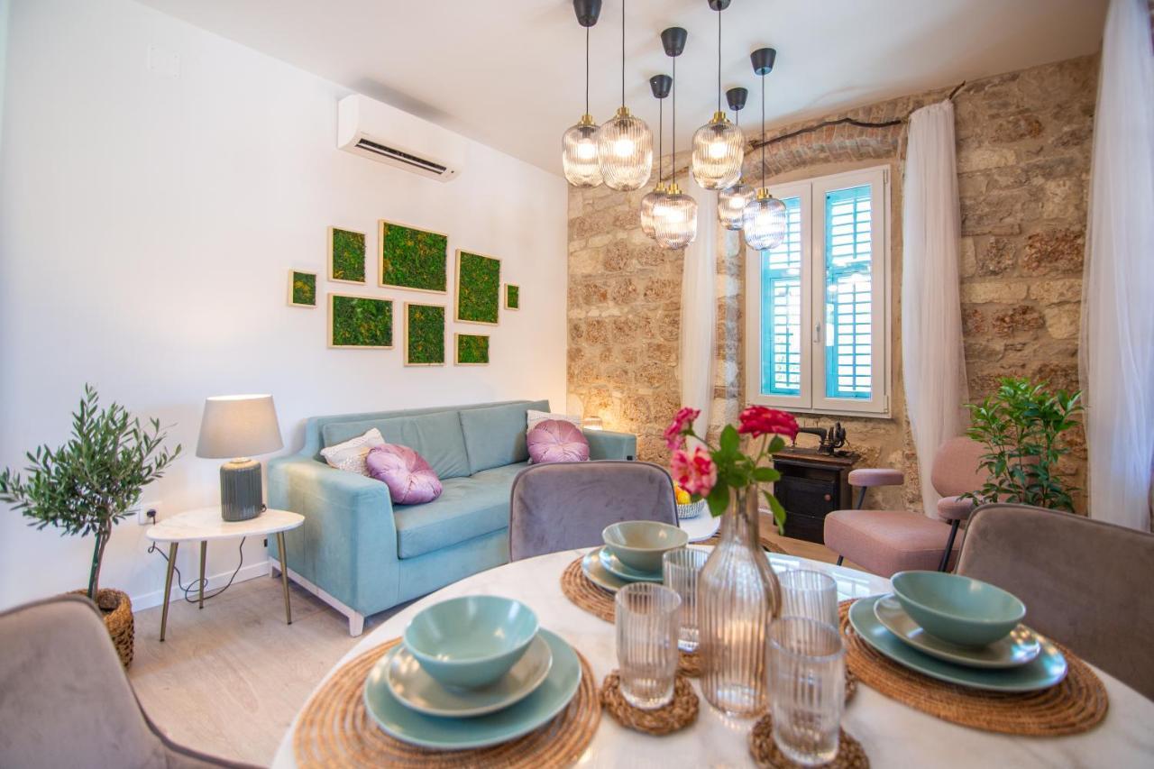 Apartments Mali Raj 코미자 외부 사진