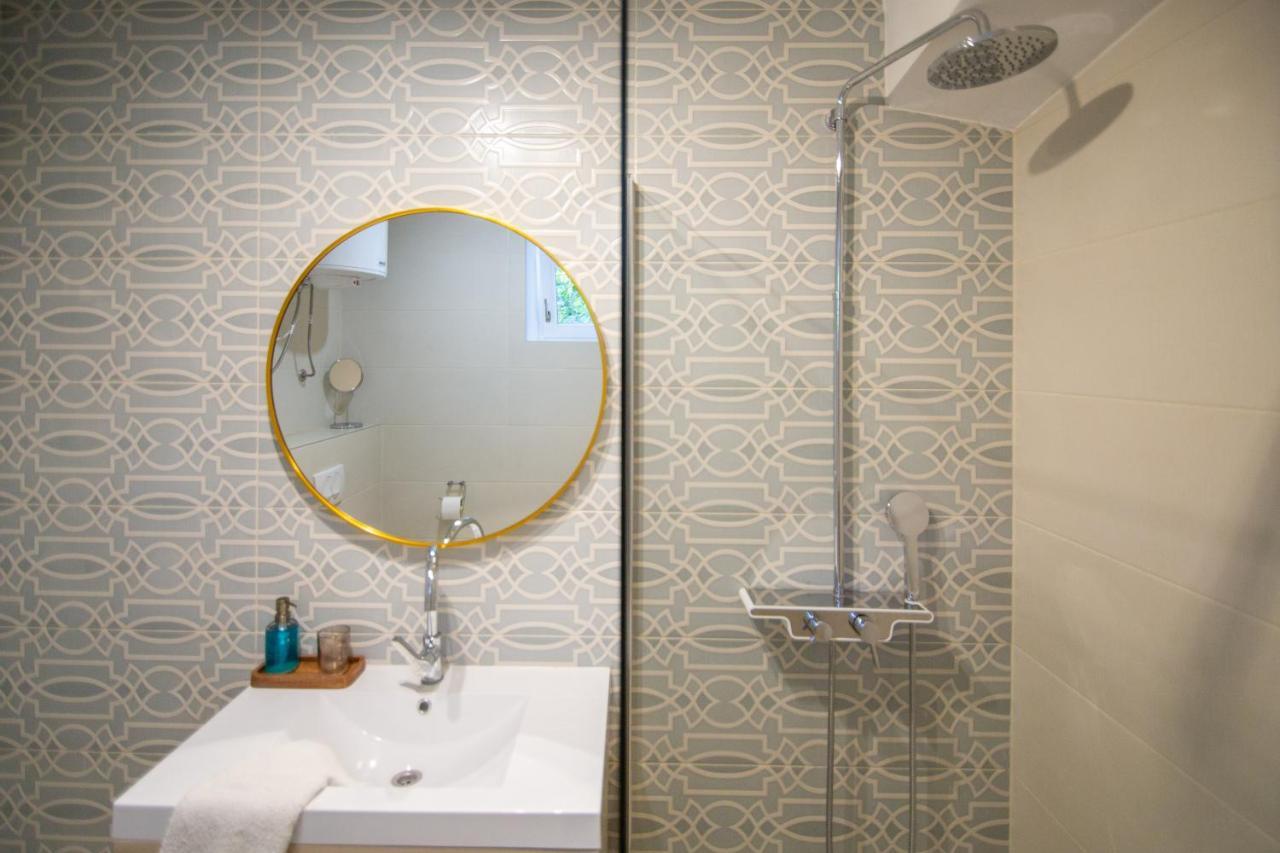 Apartments Mali Raj 코미자 외부 사진